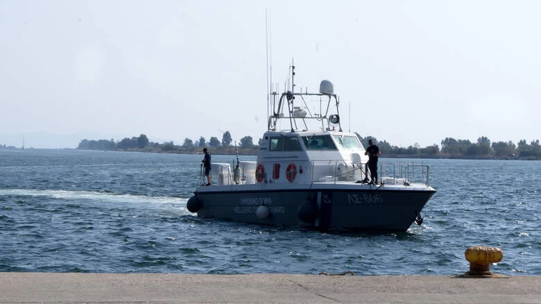 Κέα: Ακυβέρνητο ιστιοφόρο με τέσσερις επιβαίνοντες